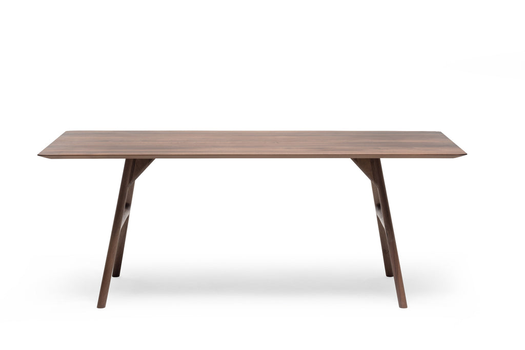 MAI Massivholz Esstisch aus Nussbaum - Vorderansicht