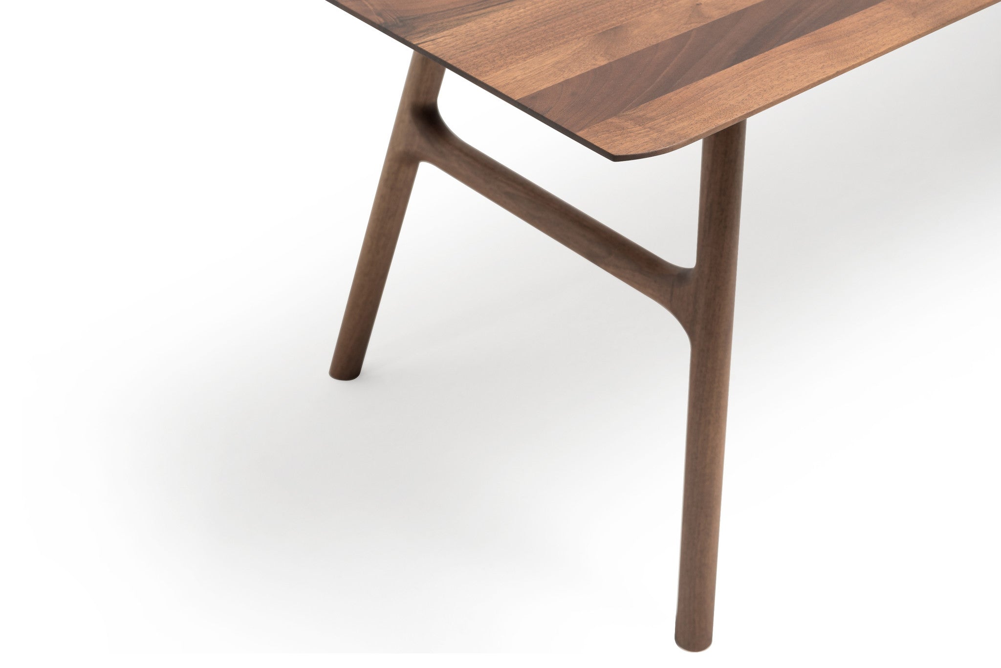 Nahaufnahme der Tischplatte mit Tischbein - Ansicht von oben