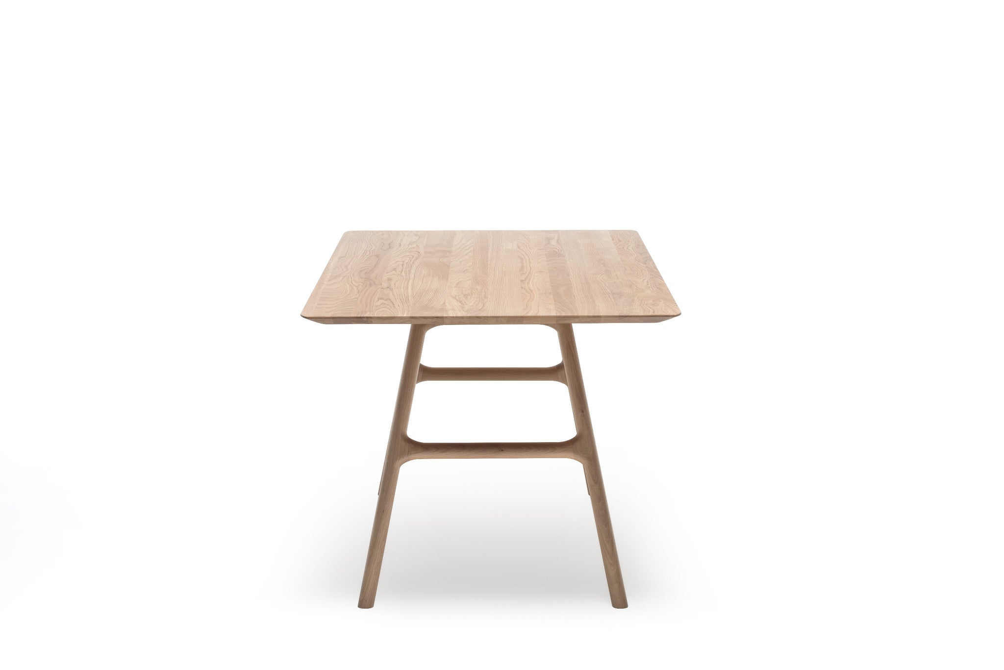 Gesamtbild des Esstisches in eleganter Ausführung - Seitenansicht