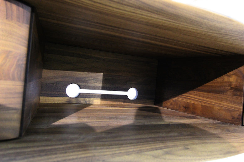 MALIN TV-Lowboard mit Holzbeinen - SOLIDMADE | Design Furniture