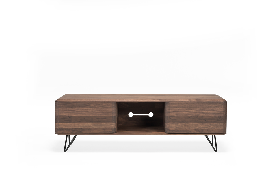 MALIN Lowboard mit Metallbeinen und Nische - SOLIDMADE | Design Furniture